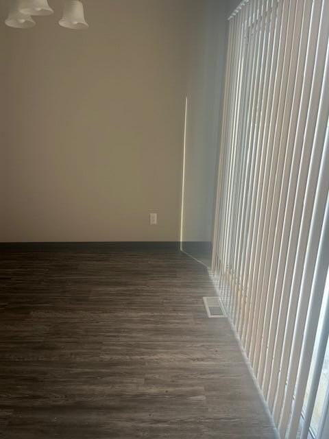 310 Admiral Ave Apt 4 #4 - Photo 3 of 7