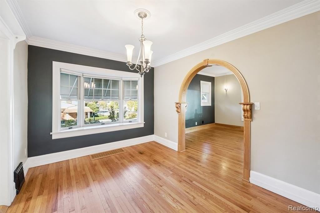 624 E Main St - Photo 4 of 27