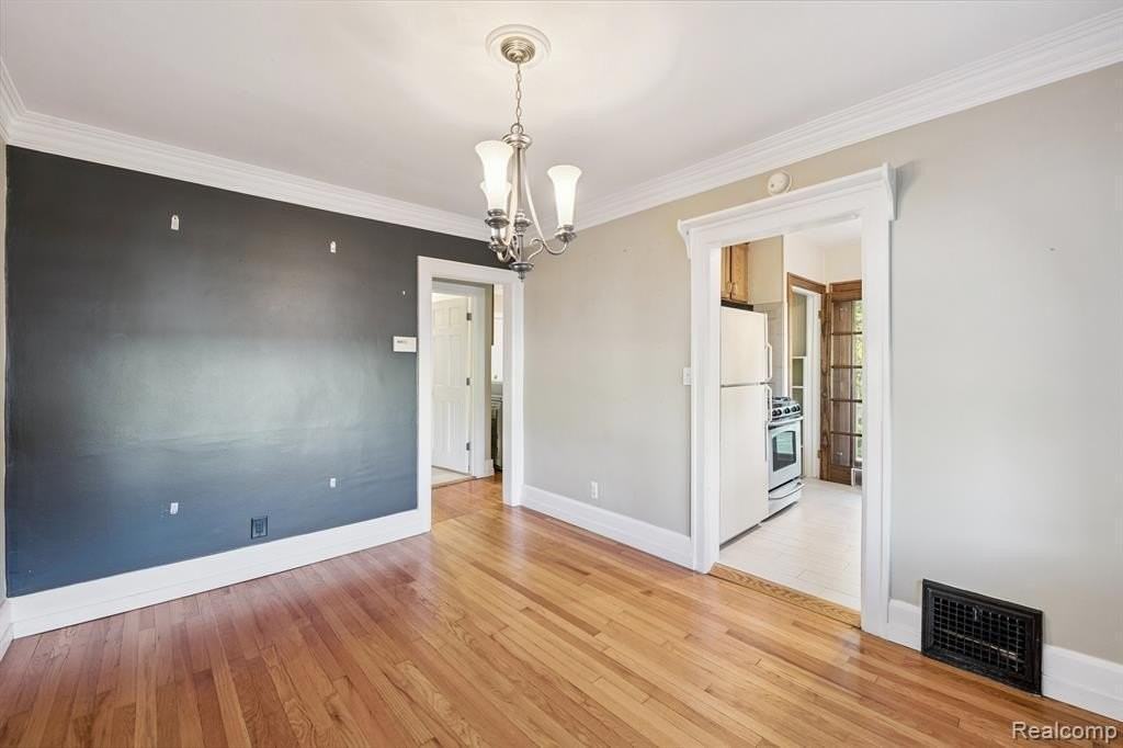 624 E Main St - Photo 5 of 27