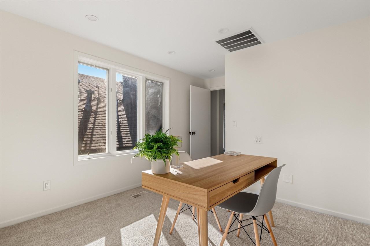 3936 Holden Dr - Photo 6 of 50