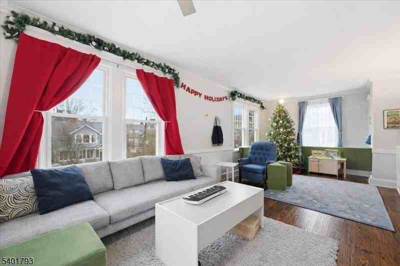 103 Early St - Photo 2 of 18