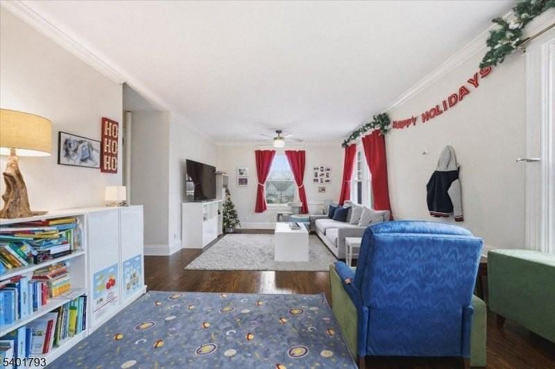 103 Early St - Photo 4 of 18