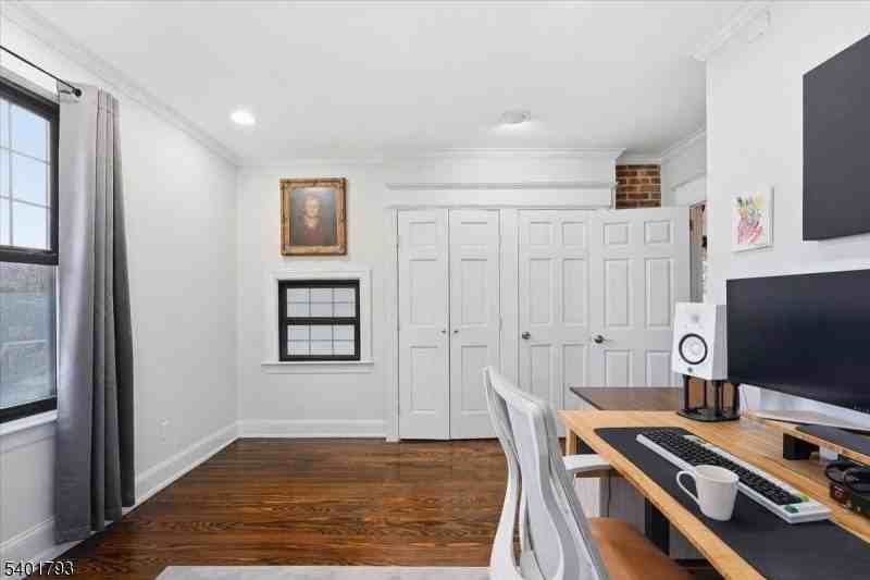 103 Early St - Photo 5 of 18