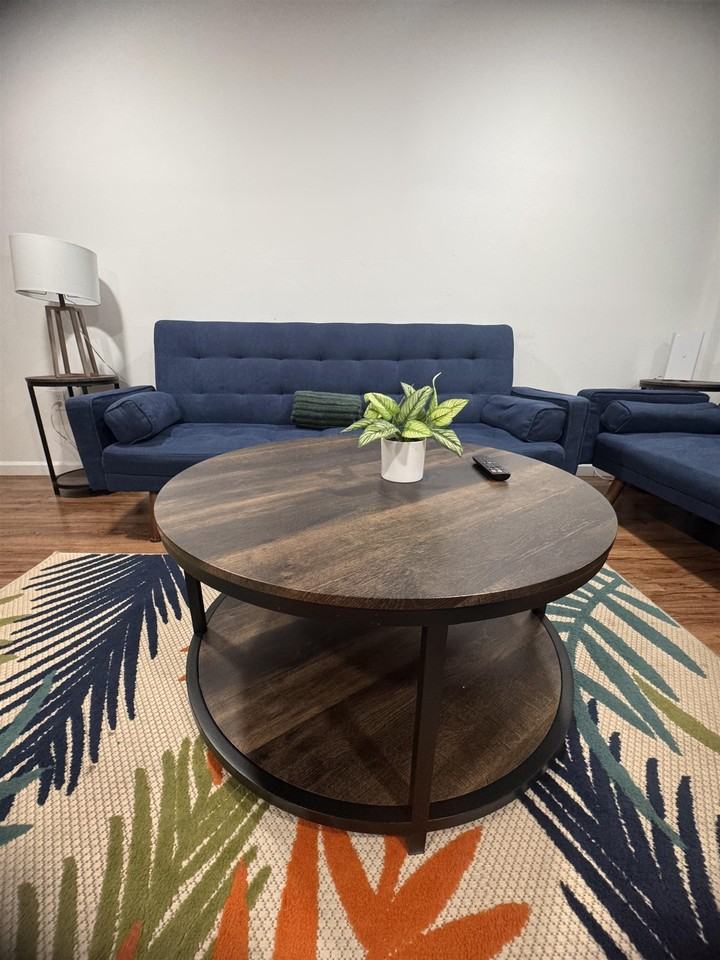 375 Whiton St - Photo 4 of 26