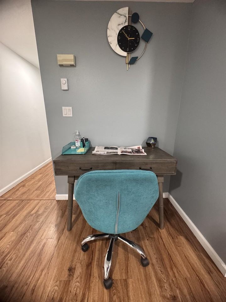 375 Whiton St - Photo 5 of 26