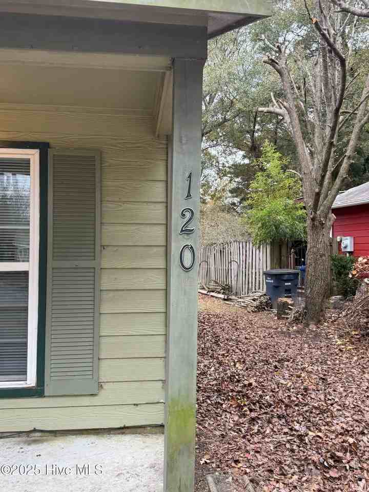 120 Twinwood Dr - Photo 2 of 9