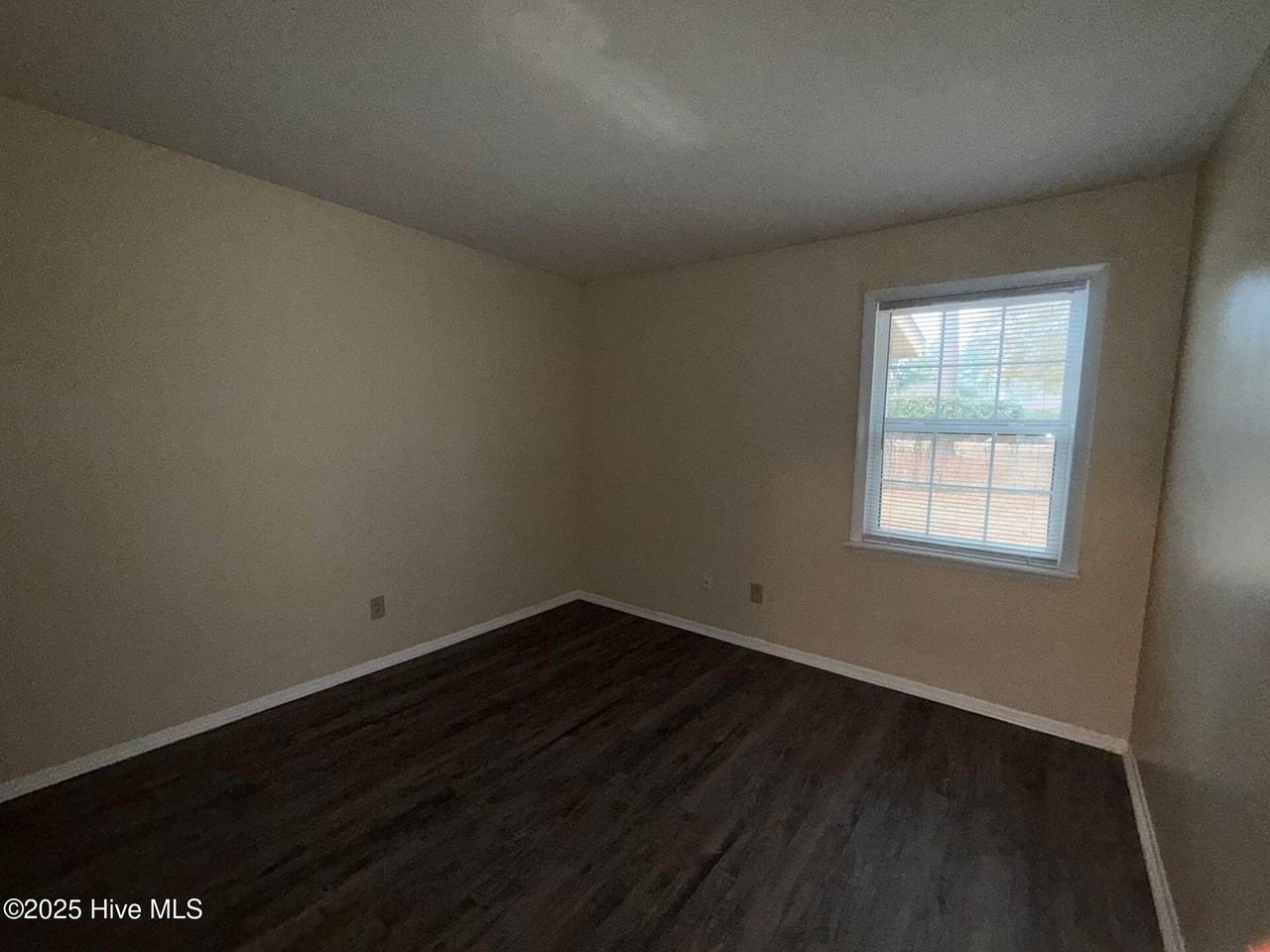 120 Twinwood Dr - Photo 7 of 9