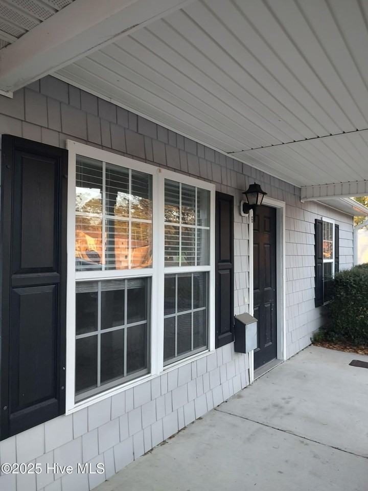 60 Rainbow Dr Apt 6 #6 - Photo 3 of 17