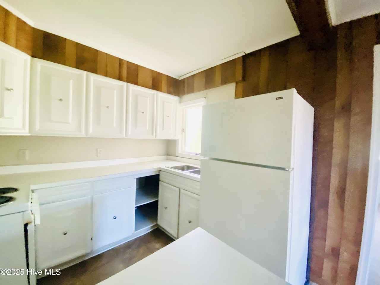 501 E Broad St Unit B #B - Photo 6 of 6