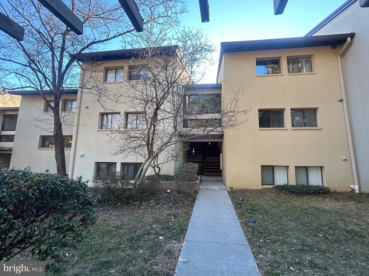 5645 Harpers Farm Rd - Photo 2 of 38