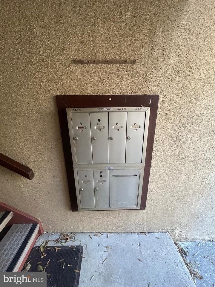 5645 Harpers Farm Rd - Photo 4 of 38