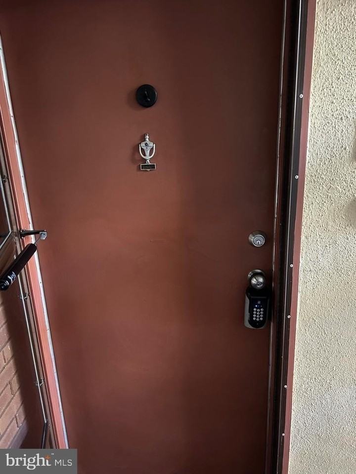 5645 Harpers Farm Rd - Photo 7 of 38