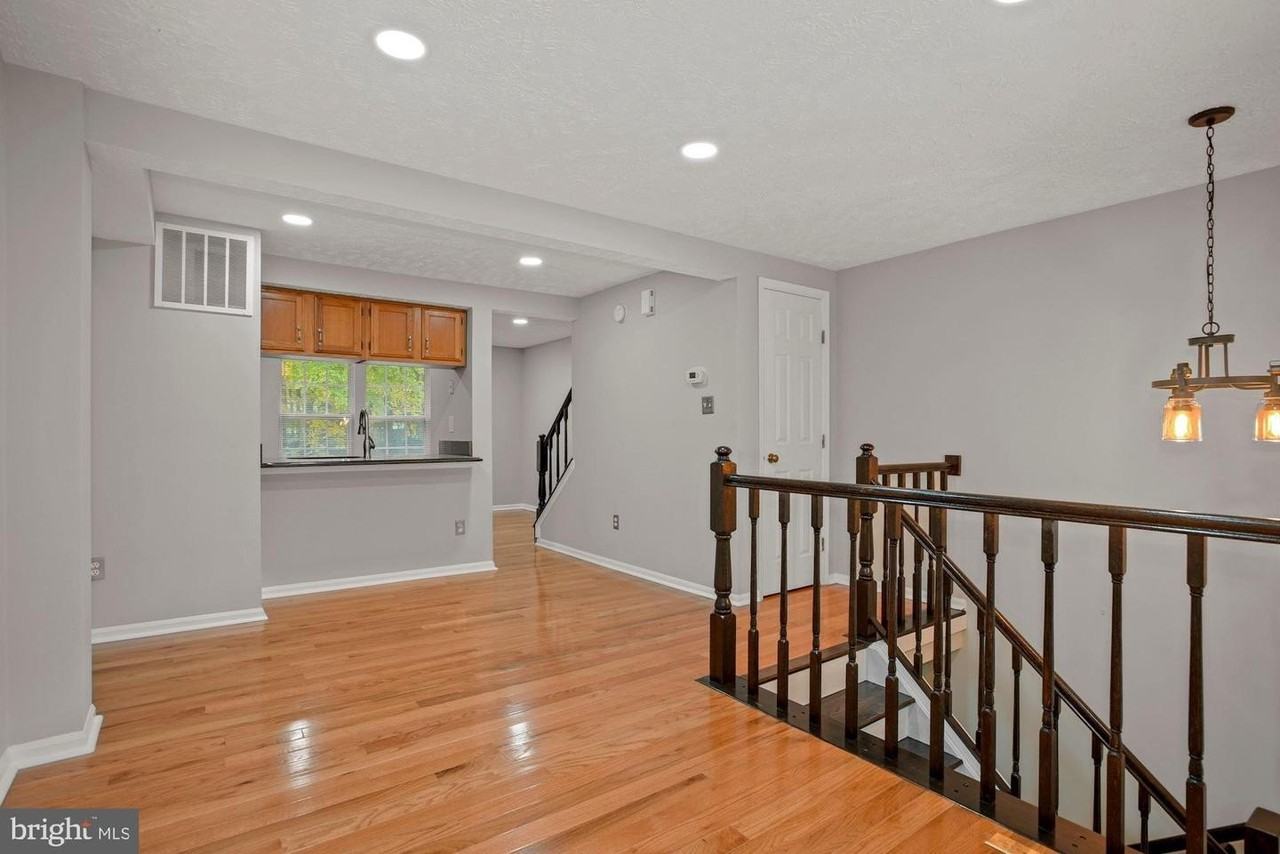 1539 Woodcrest Dr - Photo 7 of 50