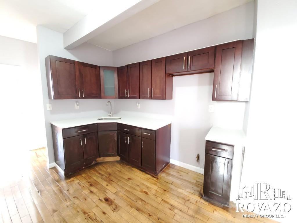 58 Willoughby St #1R - Photo 3 of 8