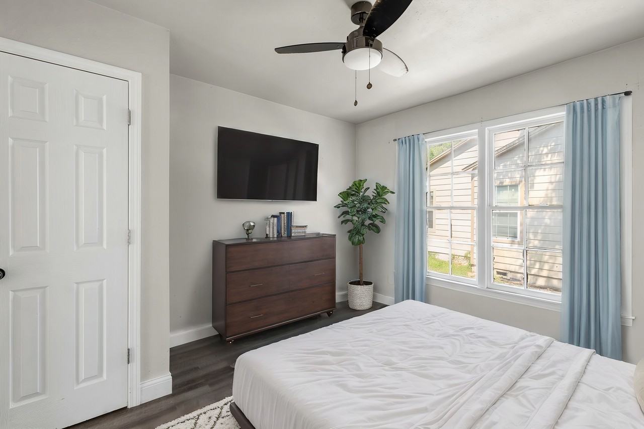 3121 Colonial Ave #1 - Photo 3 of 21