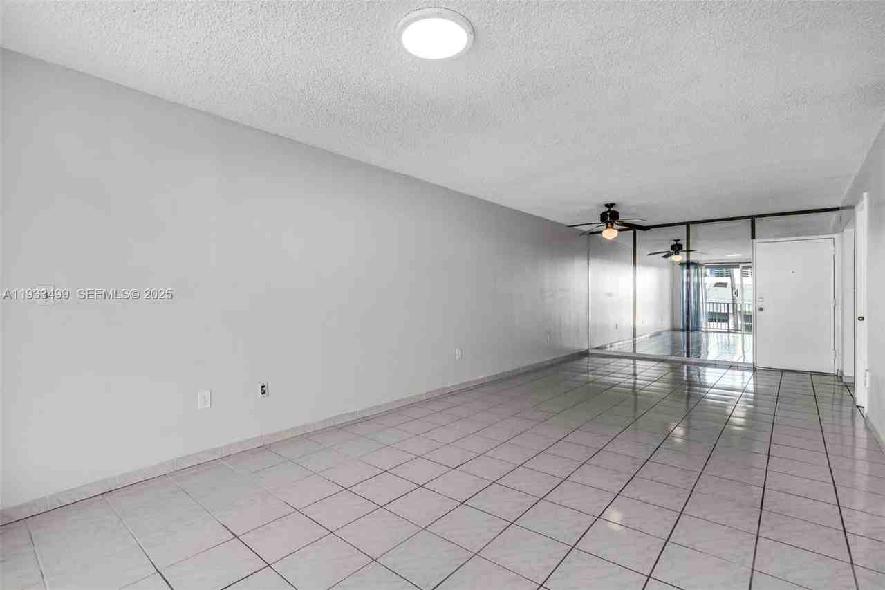 3716 Ne 168th St #302 - Photo 5 of 8