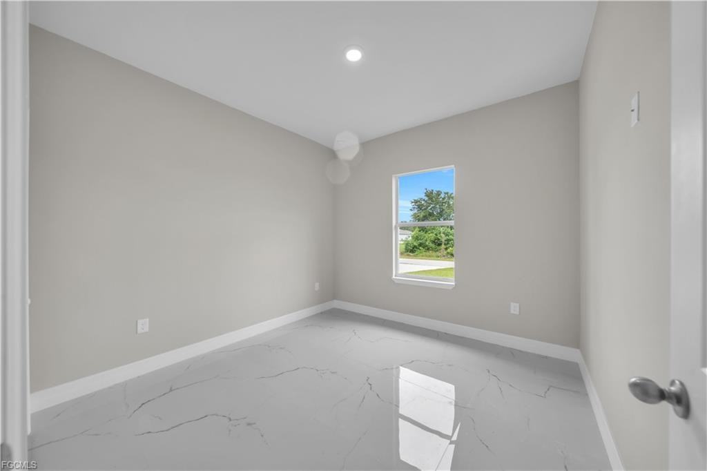 543 Mcarthur Blvd - Photo 3 of 8