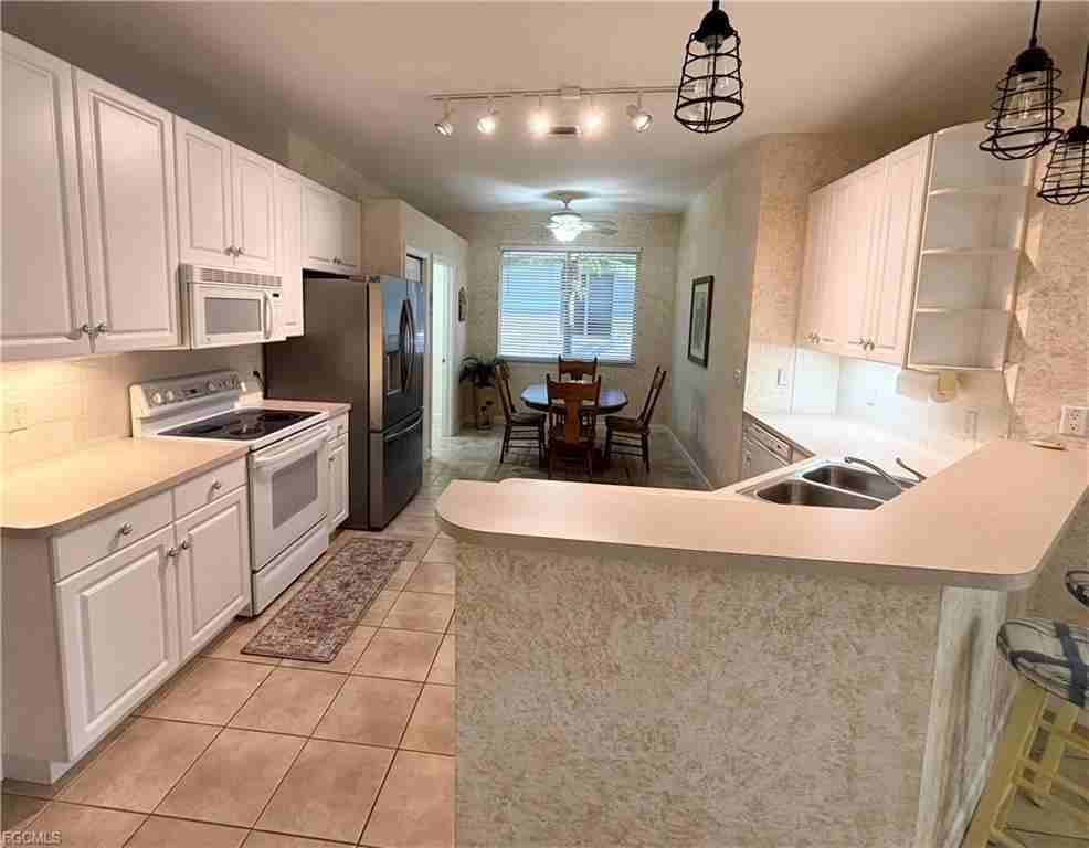 14255 Reflection Lakes Dr - Photo 2 of 8