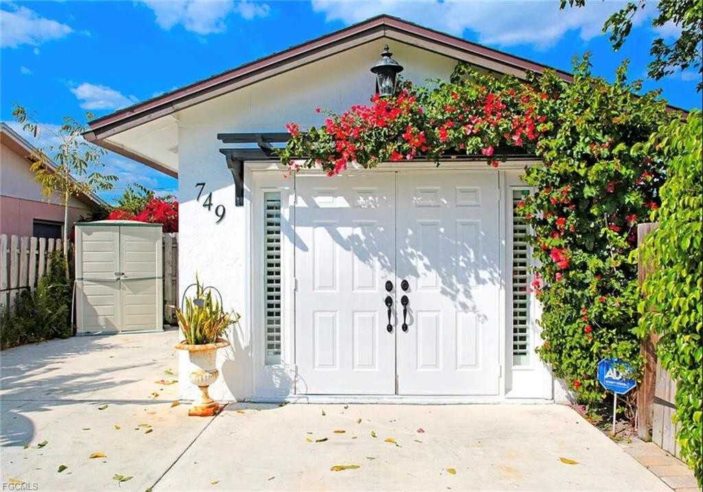 749 105th Ave N - Photo 2 of 8