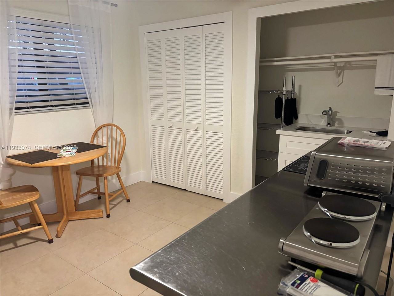 1447 Sw 139th Ave - Photo 4 of 8