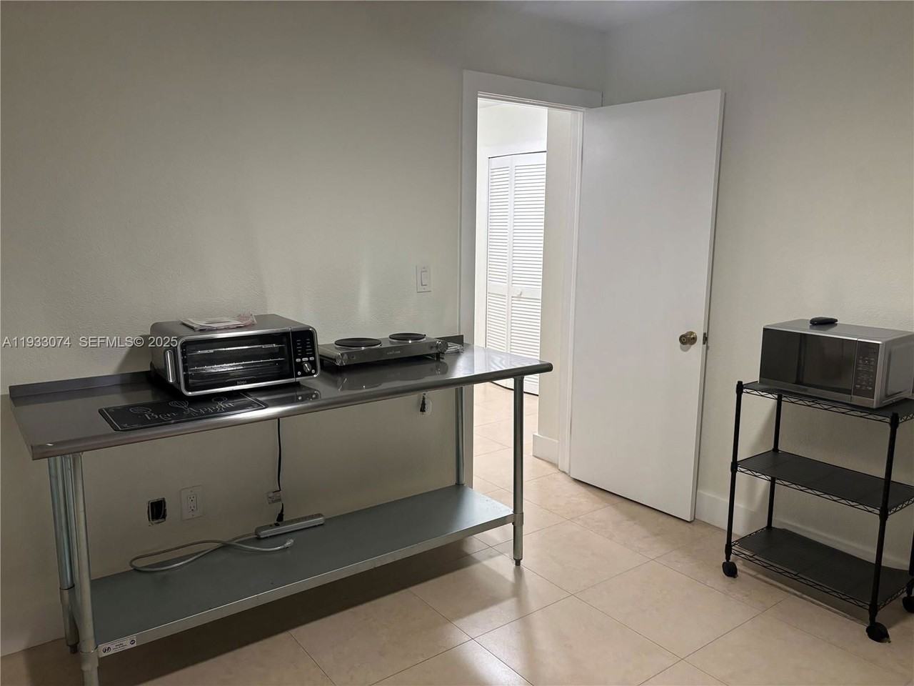 1447 Sw 139th Ave - Photo 6 of 8