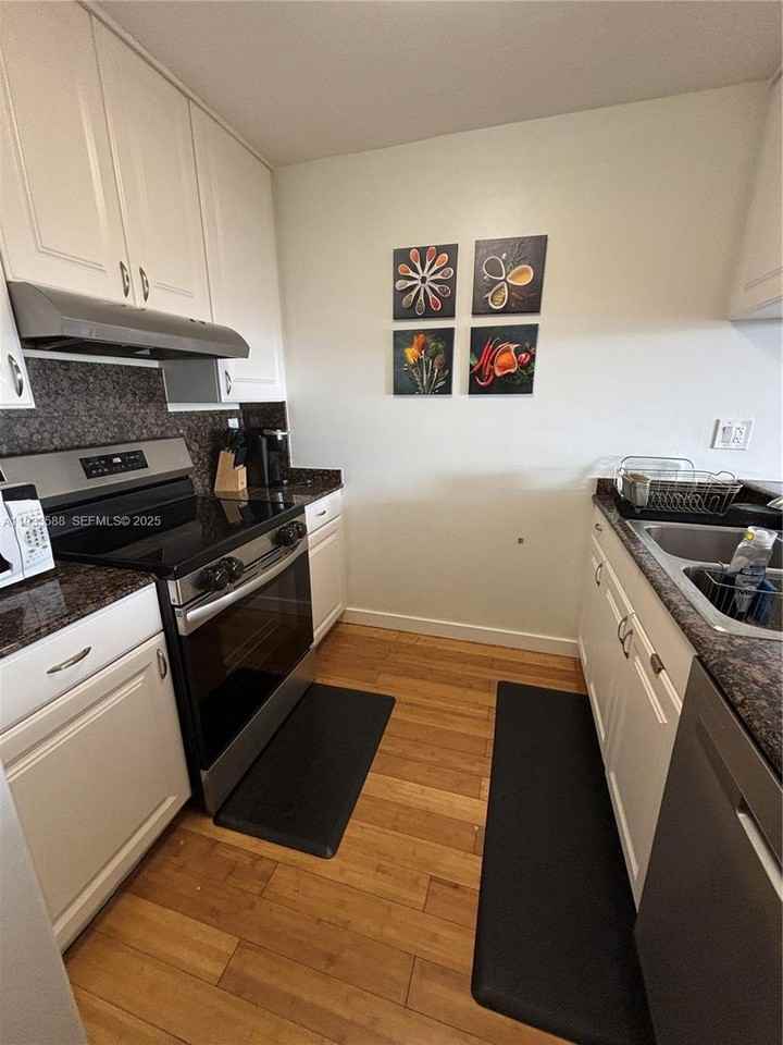 600 Ne 36th St #1917 - Photo 5 of 8