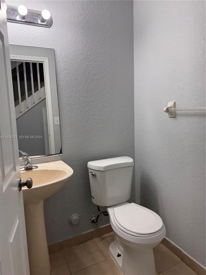 2267 Nw 136th Ter #2267 - Photo 4 of 8