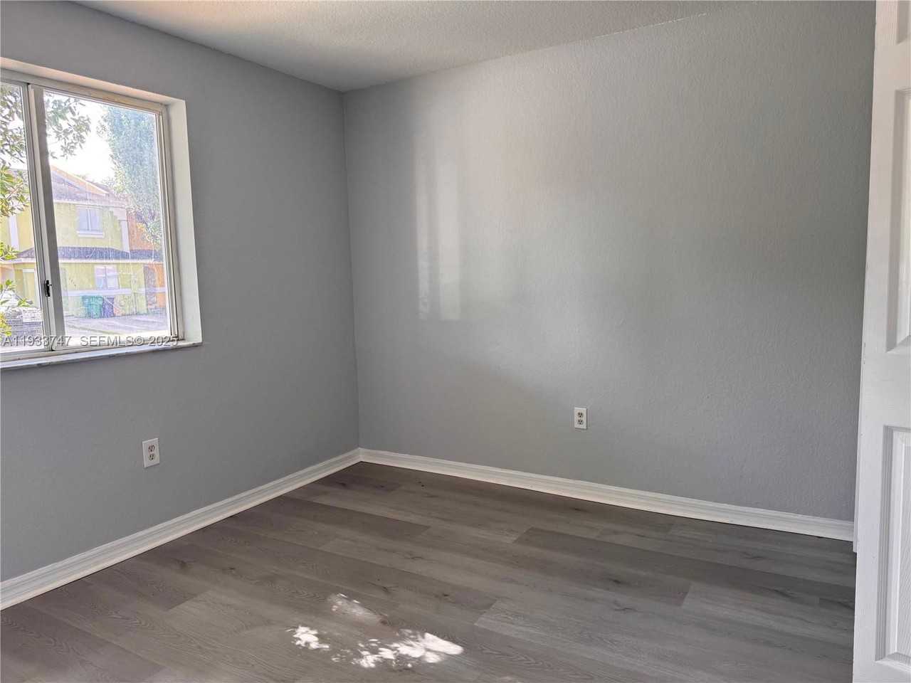 2267 Nw 136th Ter #2267 - Photo 5 of 8