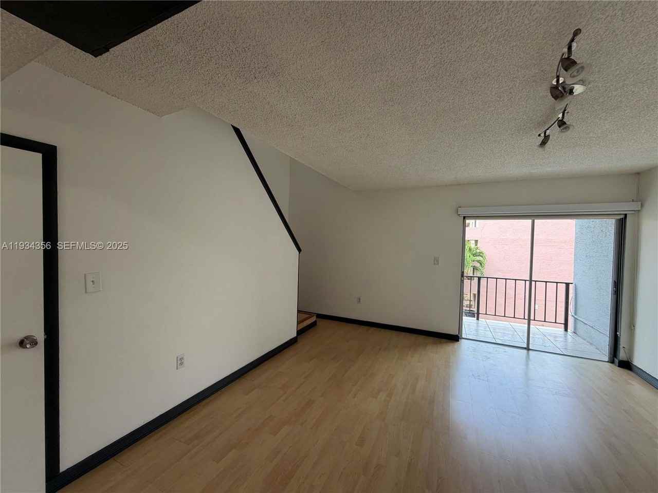 399 Nw 72nd Ave #315 - Photo 3 of 8