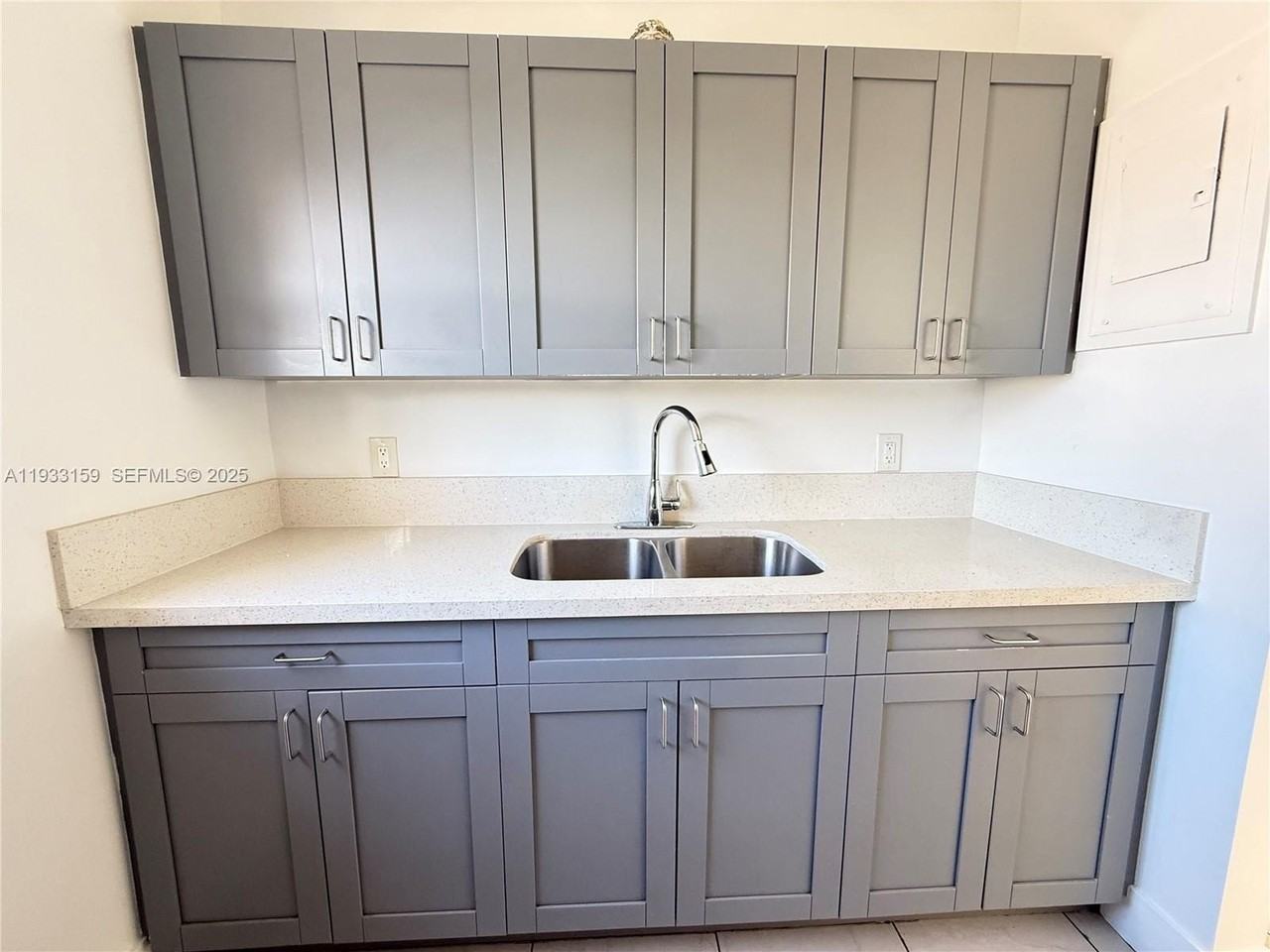 2313 Nw 14th St #3 - Photo 3 of 15