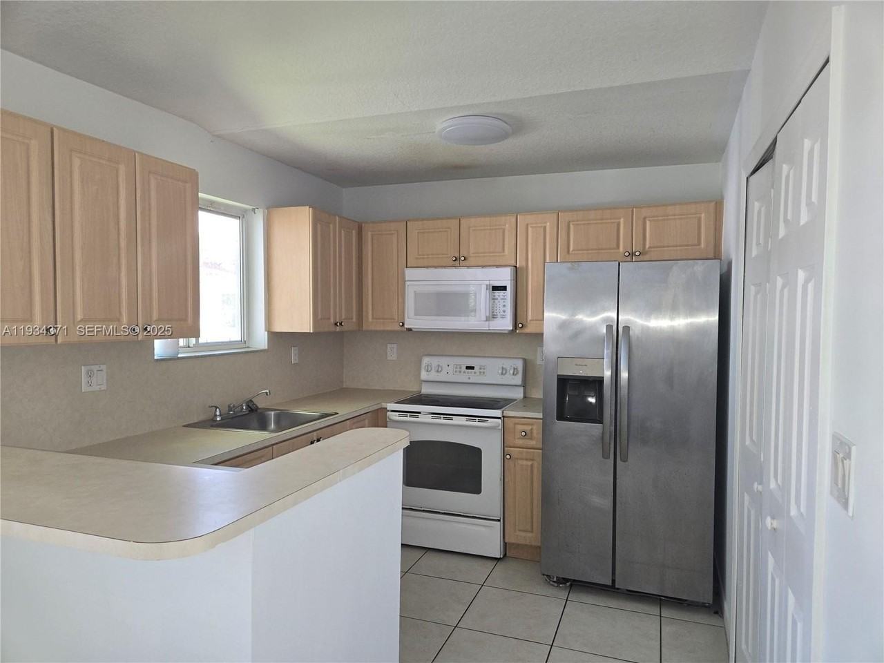 1261 Se 29th St #206-25 - Photo 2 of 11