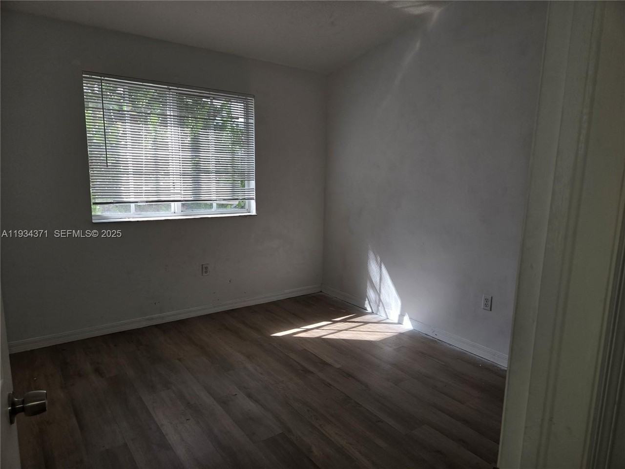 1261 Se 29th St #206-25 - Photo 6 of 11