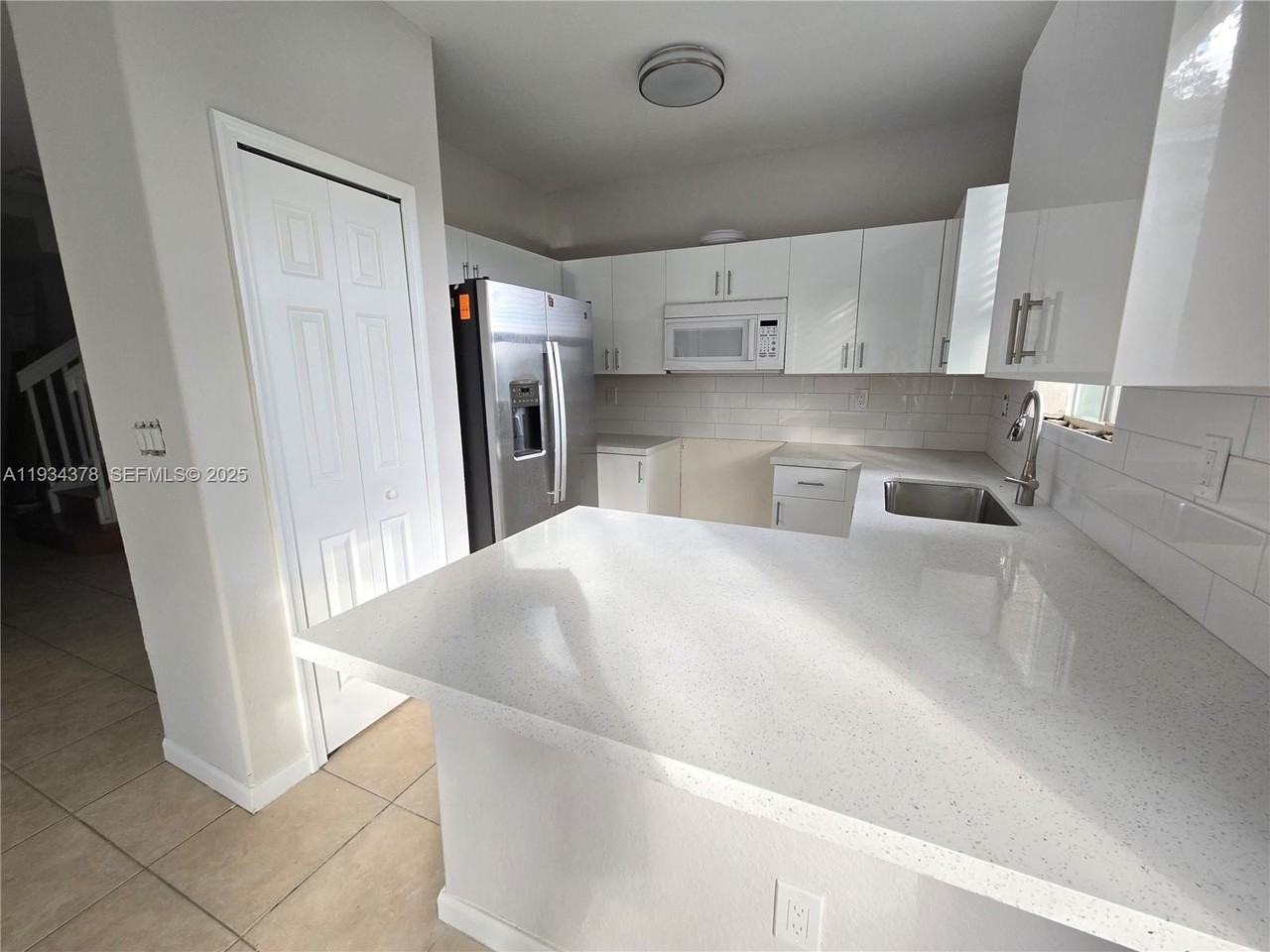 1410 Se 24th Ct #371 - Photo 2 of 11