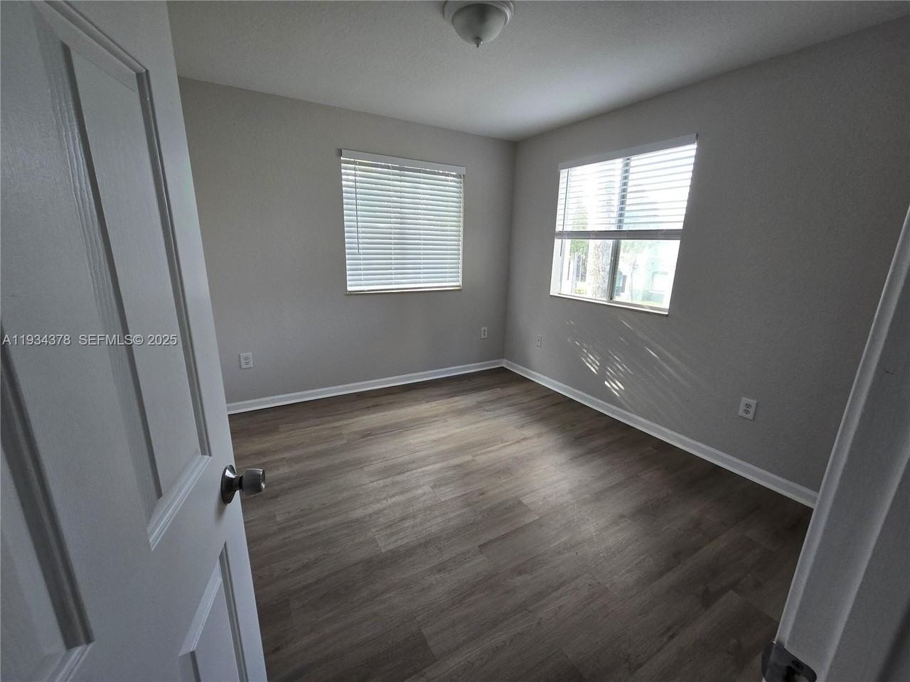 1410 Se 24th Ct #371 - Photo 5 of 11