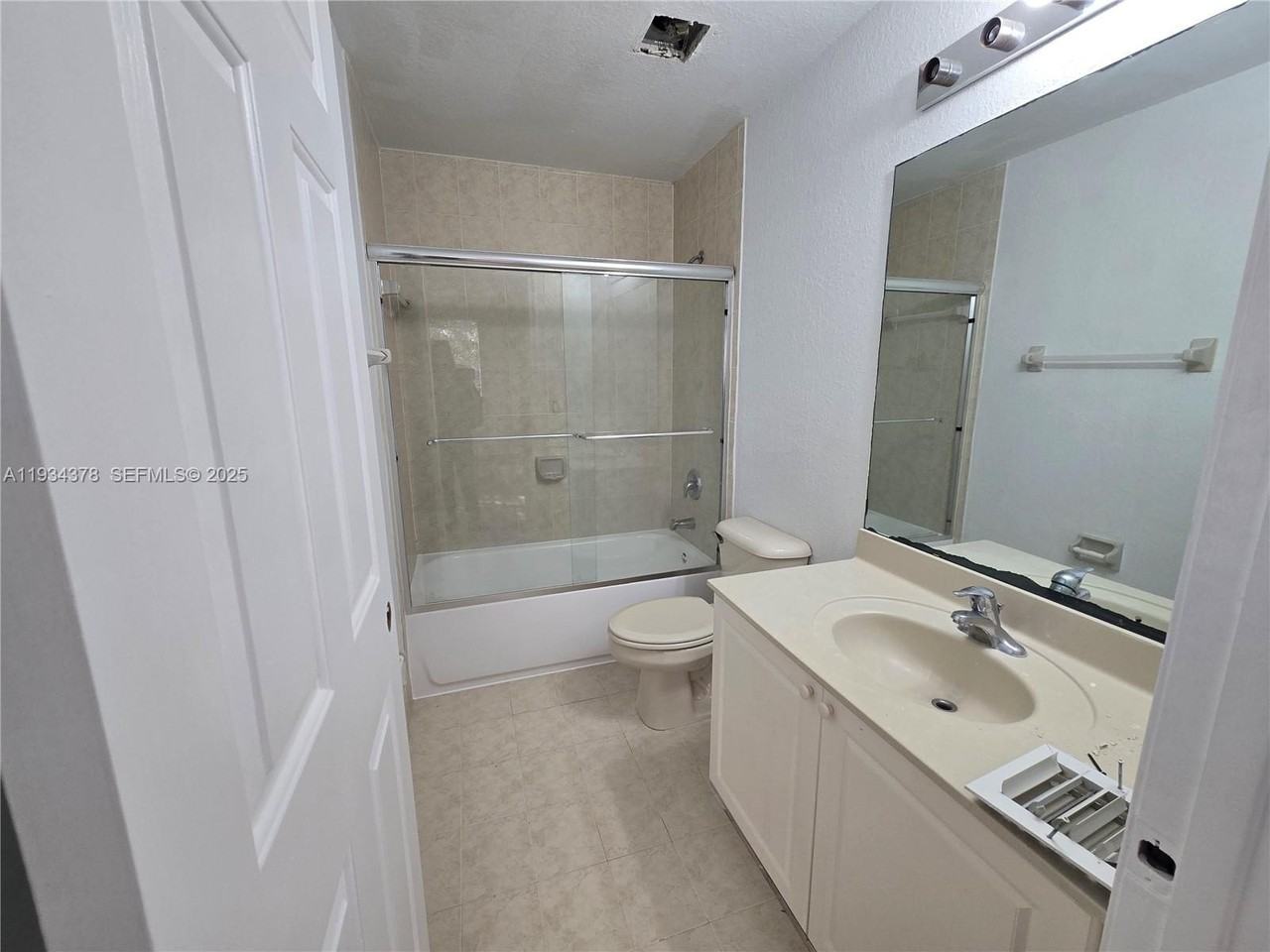 1410 Se 24th Ct #371 - Photo 7 of 11