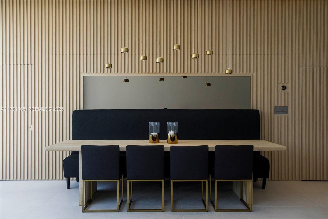 1661 Daytonia Rd - Photo 7 of 29