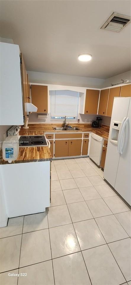 1514 N Federal Hwy #2 - Photo 3 of 29