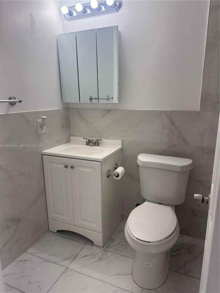 1551 W 7th Ct #23 - Photo 6 of 6