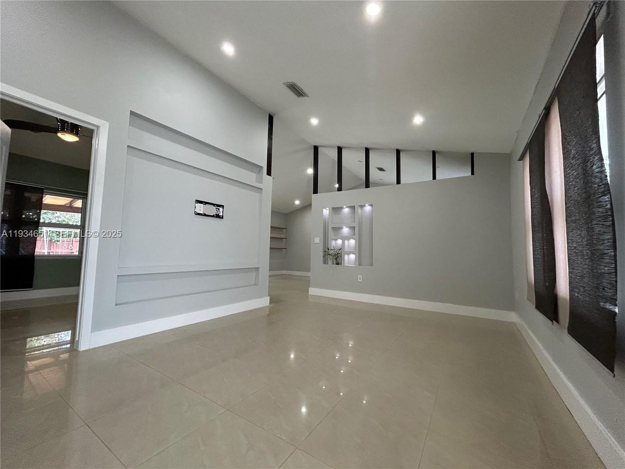 21939 Sw 124th Pl #21939 - Photo 2 of 25