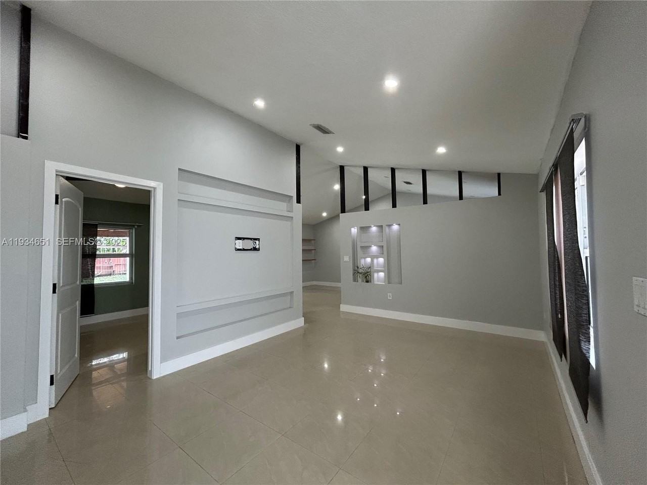 21939 Sw 124th Pl #21939 - Photo 3 of 25