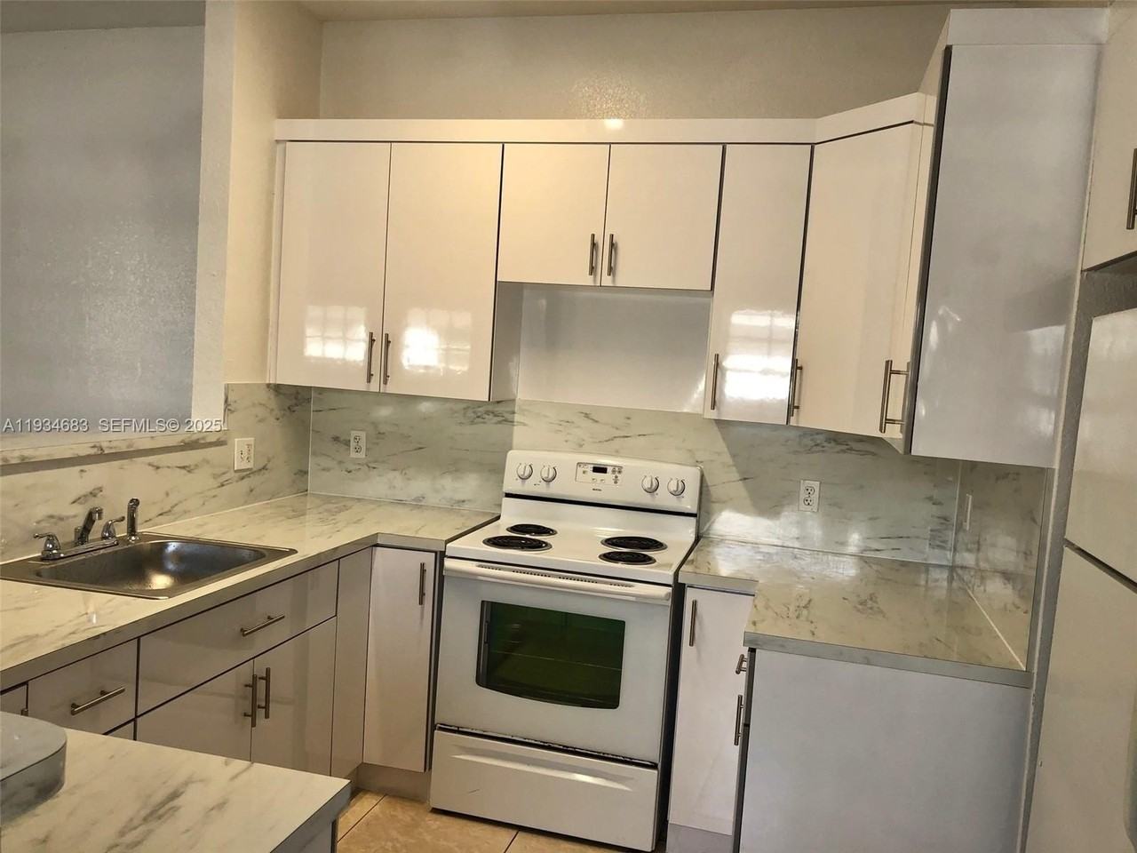 1010 Nw 2nd Ave #1010 - Photo 6 of 15