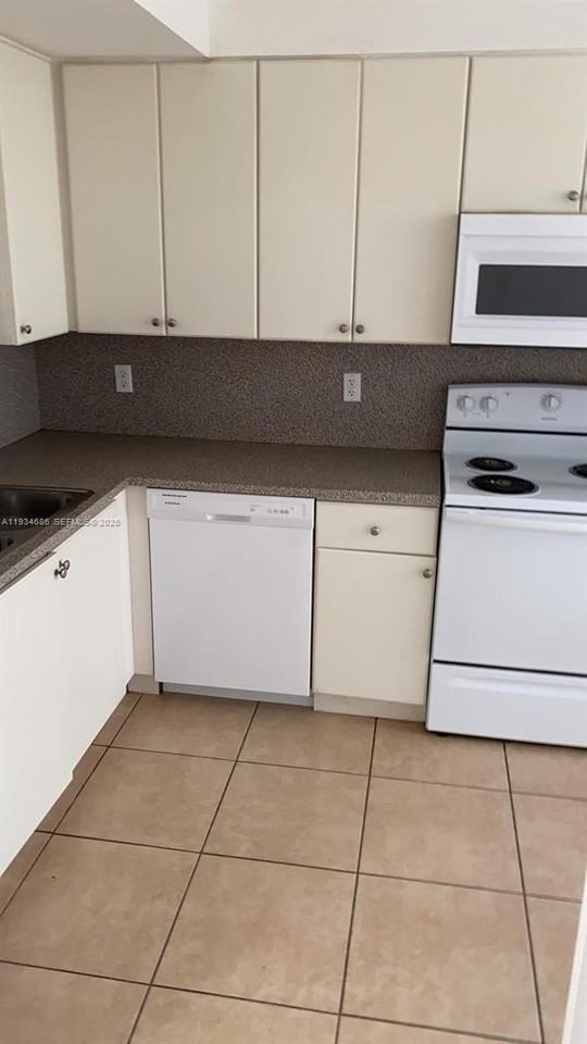 22831 Sw 88th Pl #205 - Photo 2 of 10