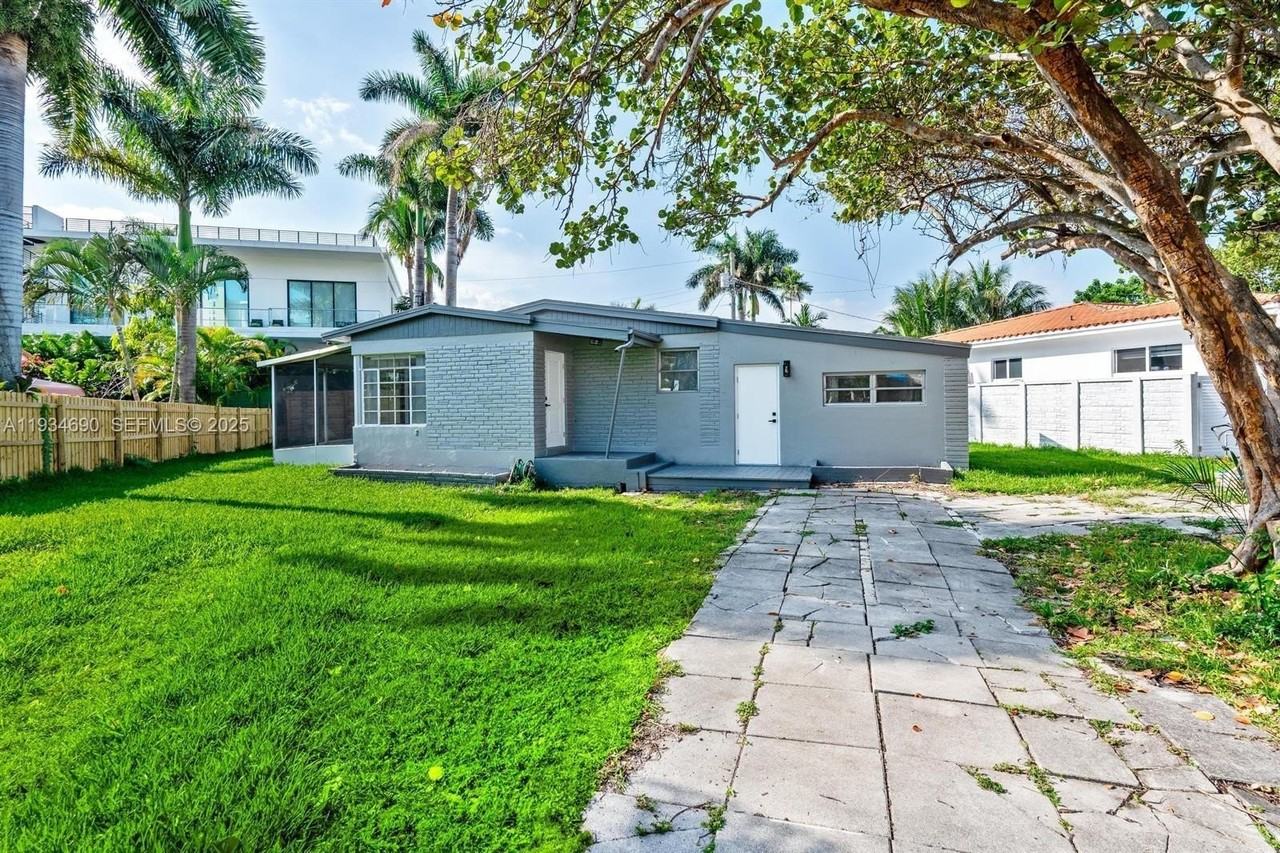 326 191st St - Photo 2 of 12