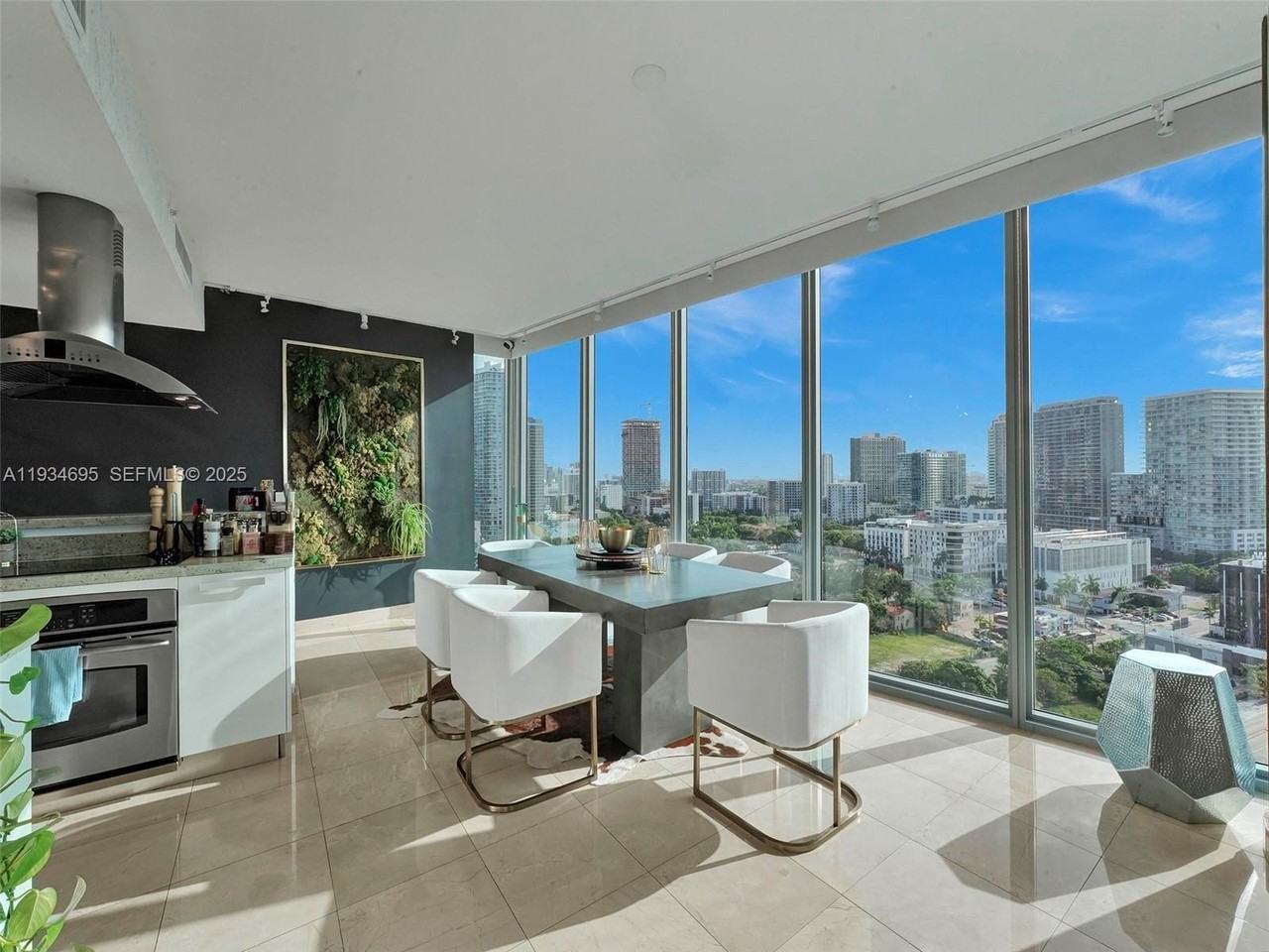 601 Ne 36th St #1801 - Photo 5 of 50