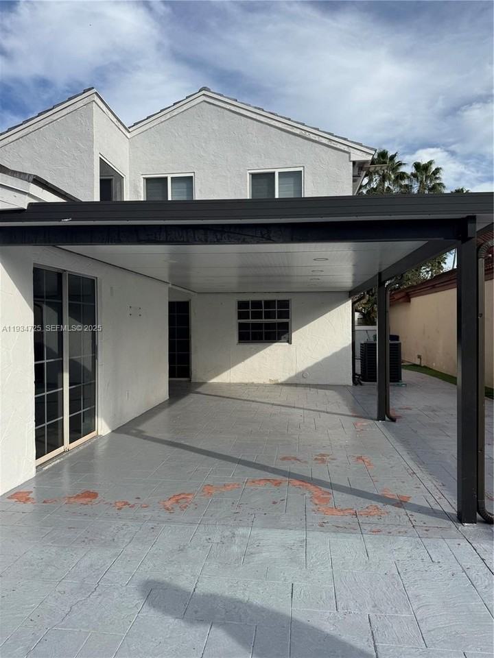 17324 Nw 63rd Ave #17324 - Photo 4 of 18