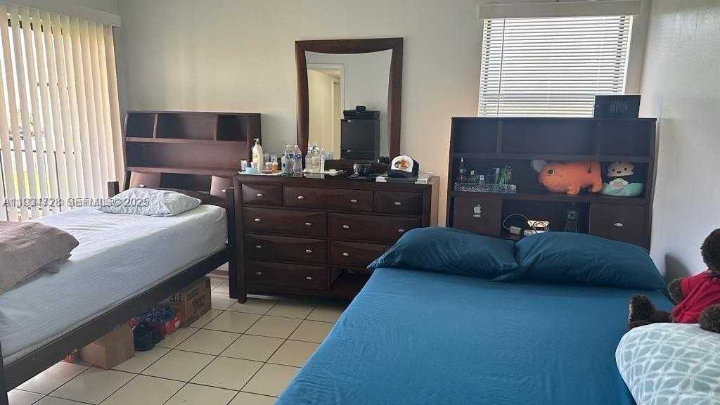 670 Nw 114th Ave #204 - Photo 4 of 12