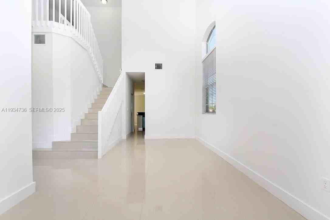 15670 Sw 11th Ter #0 - Photo 7 of 31