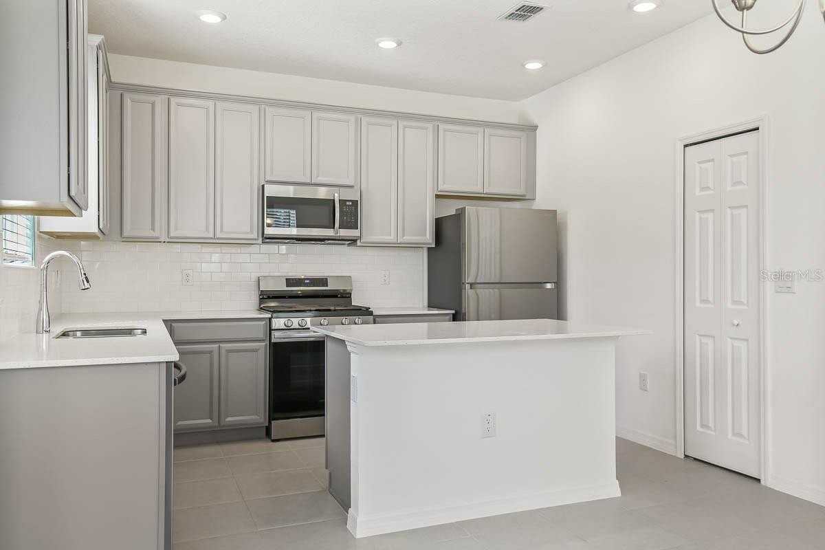 5806 Spotted Harrier Way - Photo 6 of 42