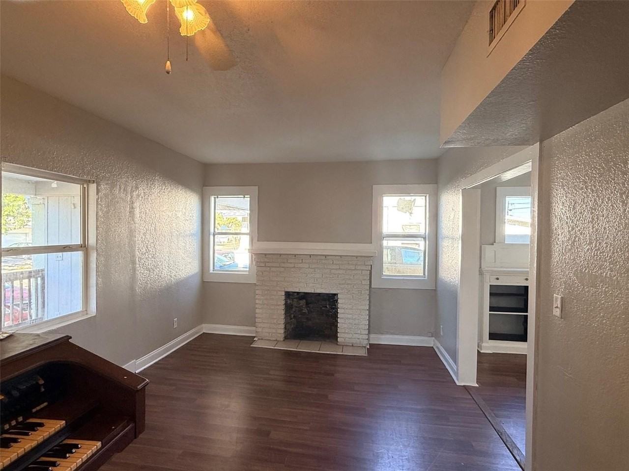 1924 22nd St S - Photo 2 of 25