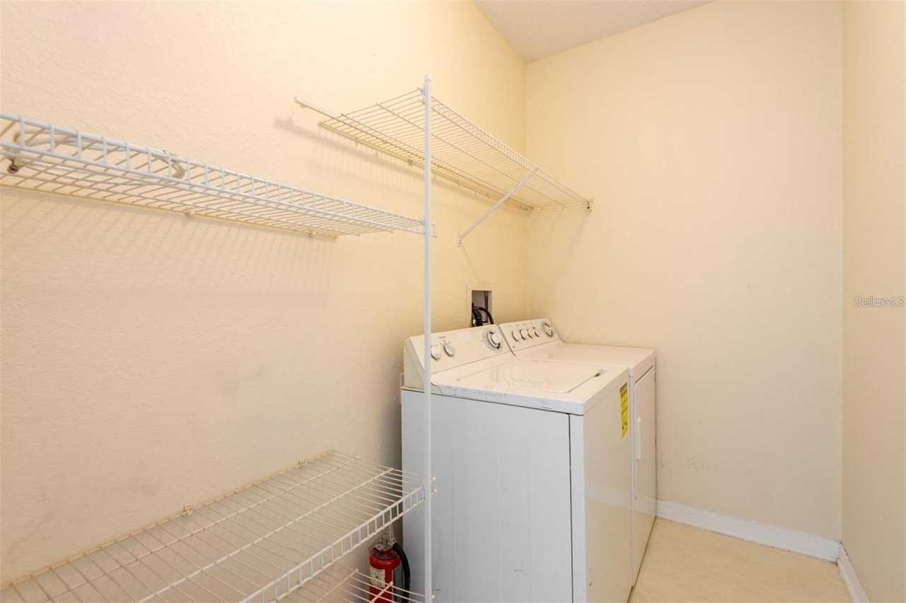 18001 Richmond Place Dr #926 - Photo 6 of 14